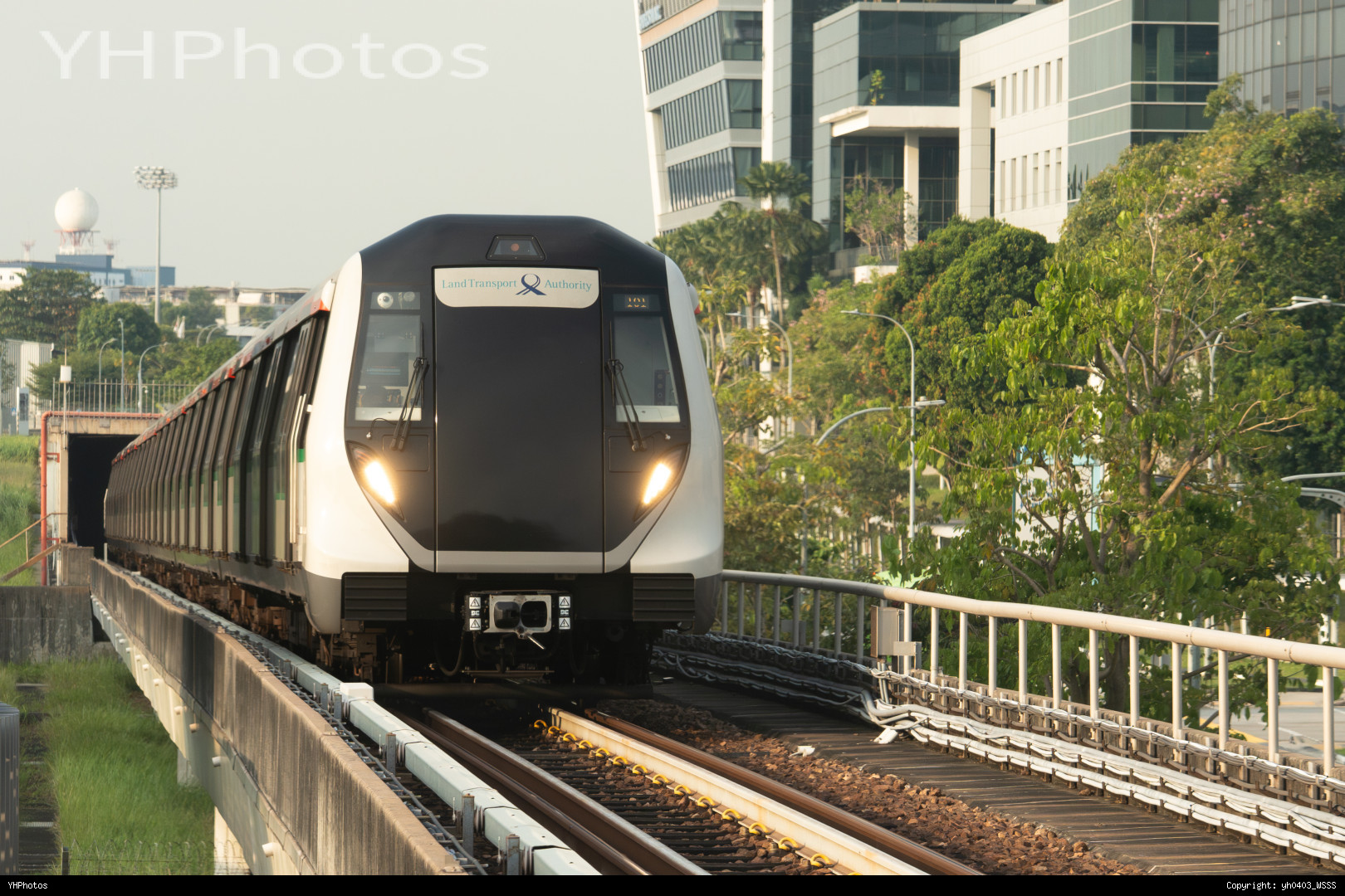 新加坡地铁绿线expo进站