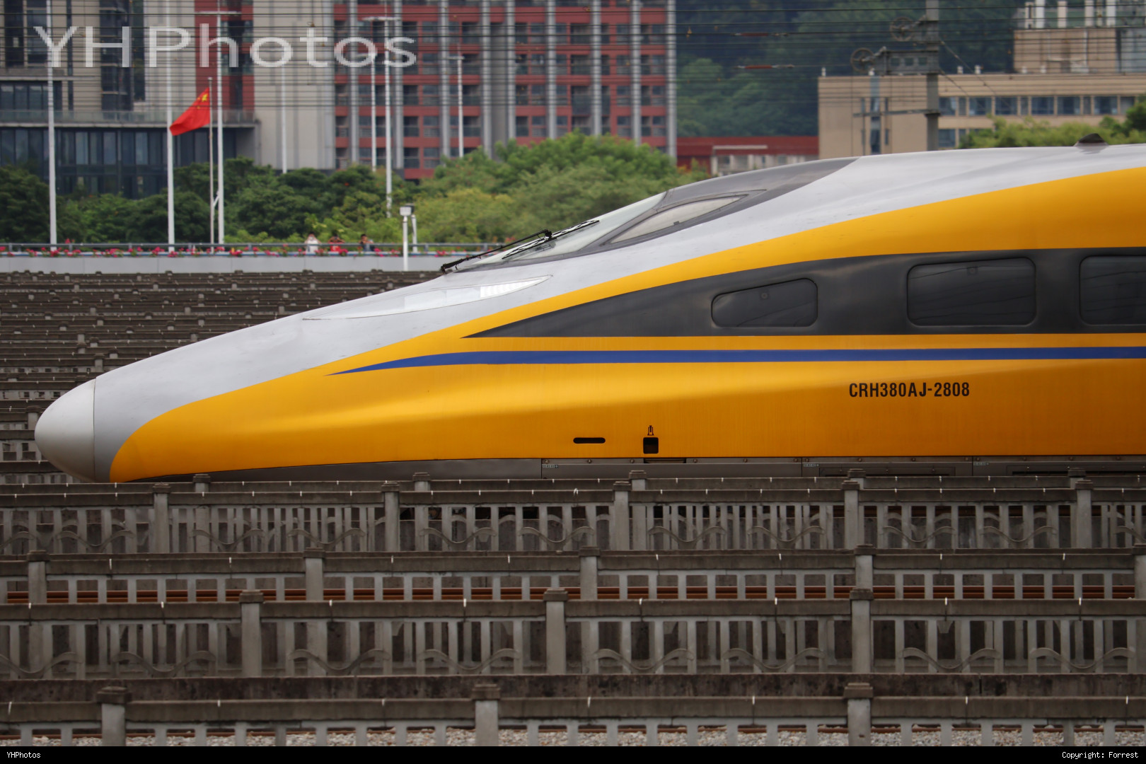 成都局黄老鼠进入广州南站