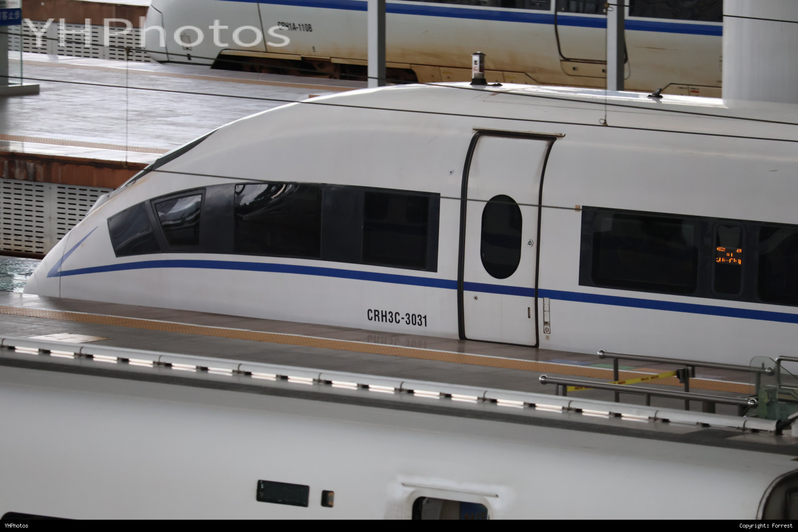 漏风兔停靠在广州南站