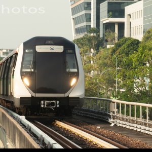 新加坡地铁绿线expo进站