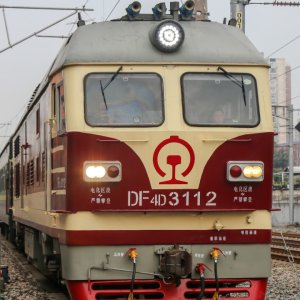 水南庄落日下的回送